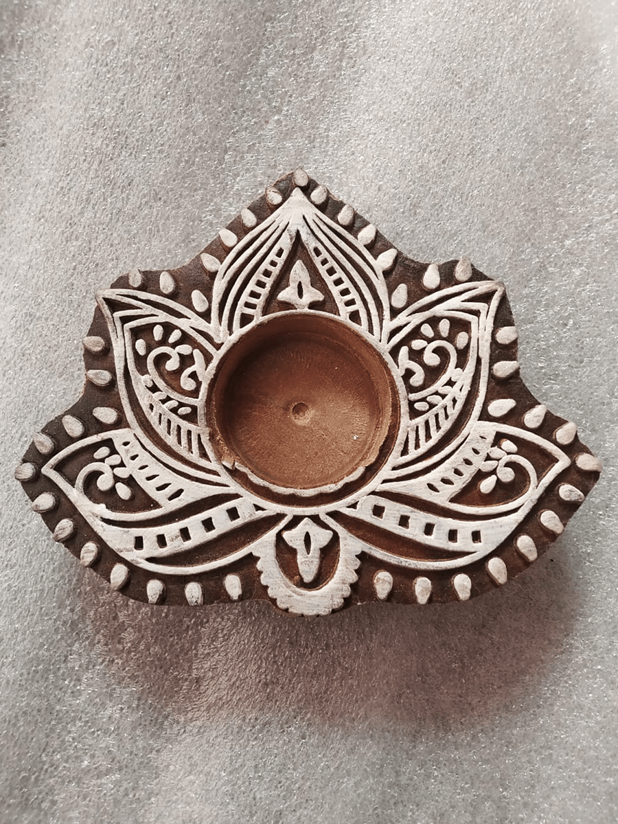 China Berry Leaf Wood Carved Diya set by Thumbnail