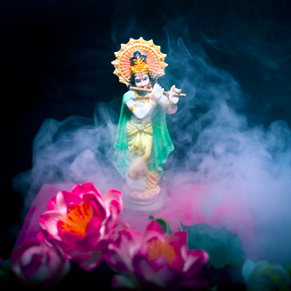 Krishna’s Wisdom on Love: Best Quotes and Their Artistic Echoes