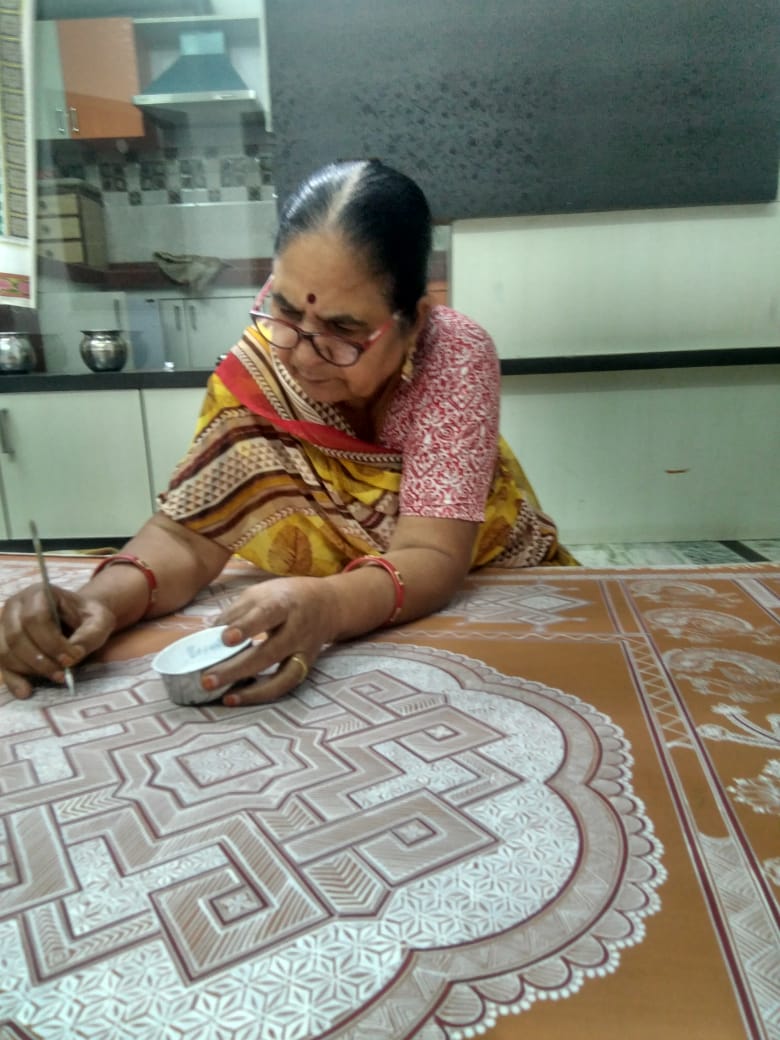 Mandana Paintings - binding together generations of women in Rajasthan - MeMeraki.com