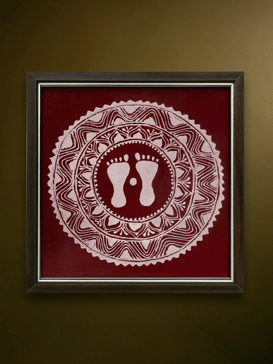 Shop Aesthetic Spectacle: Aipan Art on Wooden Easel by Ruchi Nainwal