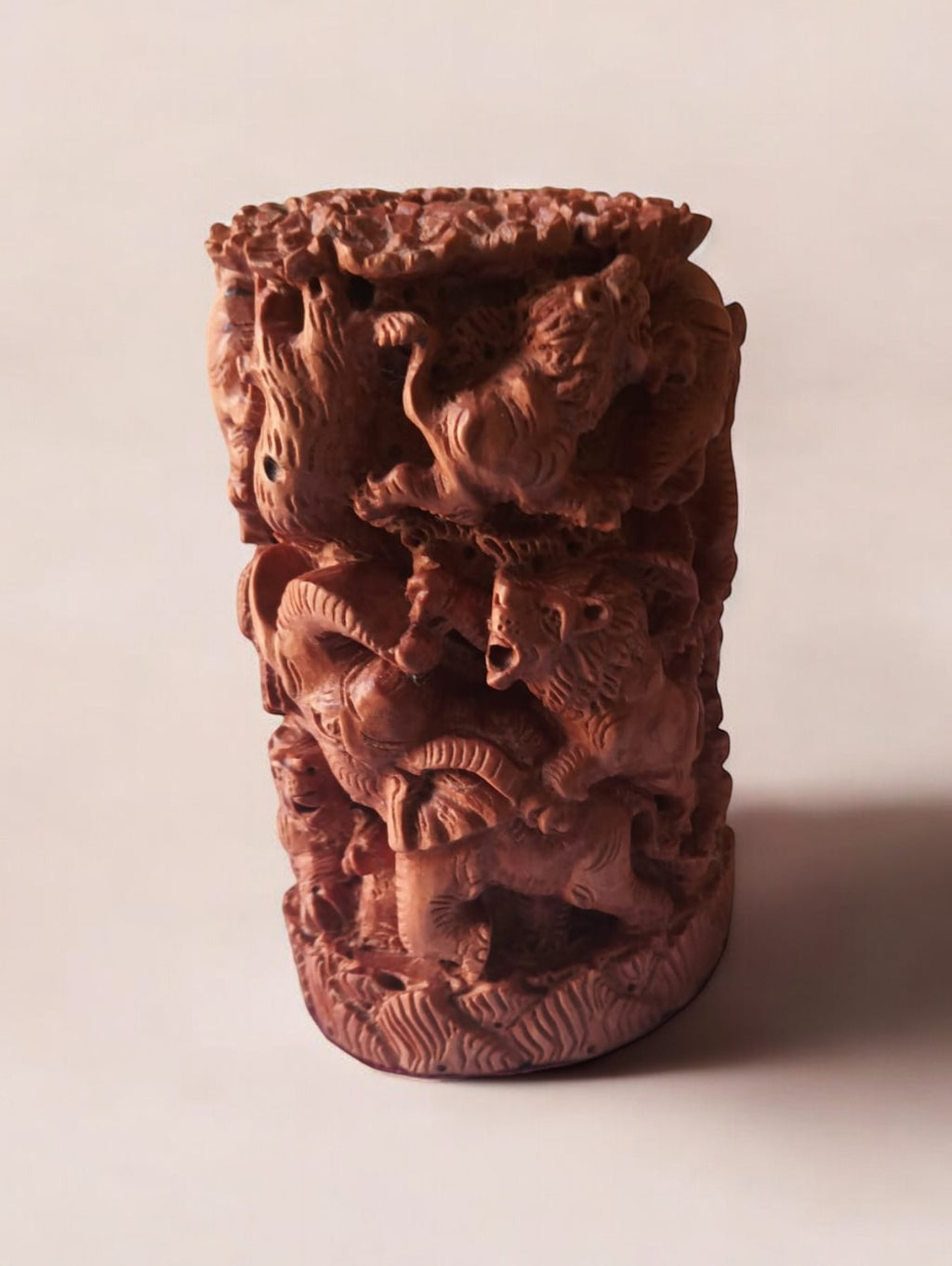 Shop Hunting showpiece in Wood Carving by Ajit Kumar