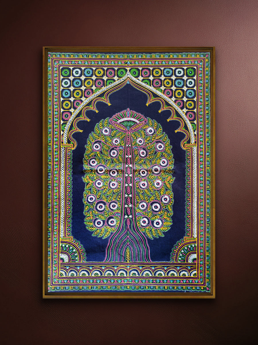 Shop colors in tree in Rogan art