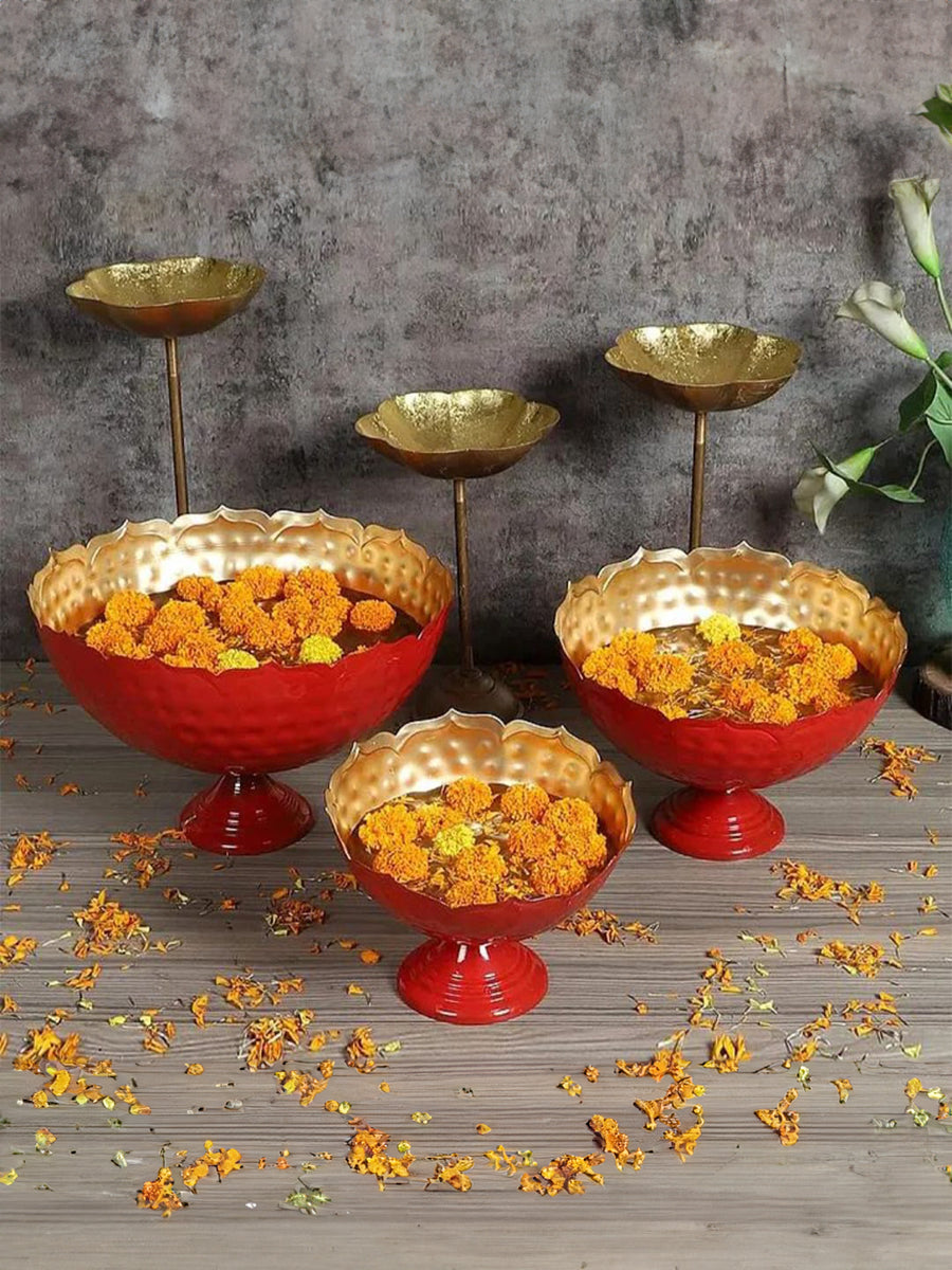 Red painted bowls with floral edges: Moradabad Metal Craft by Mohd. Amir for Sale