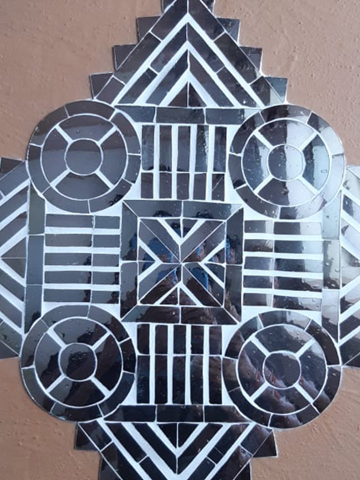 Contemporary Fusion: Mandana Art Transformed through Thikri Glasswork by Happy Kumawat Thumbnail