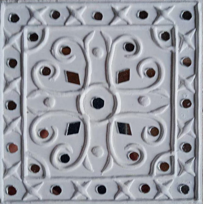 Curved swirls with star border: Mudwork by Nalemitha For Home Decor, Gifting Thumbnail