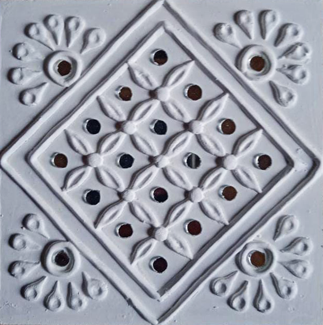 Diamond pattern with florals: Mudwork by Nalemitha For Home Decor, Gifting Thumbnail
