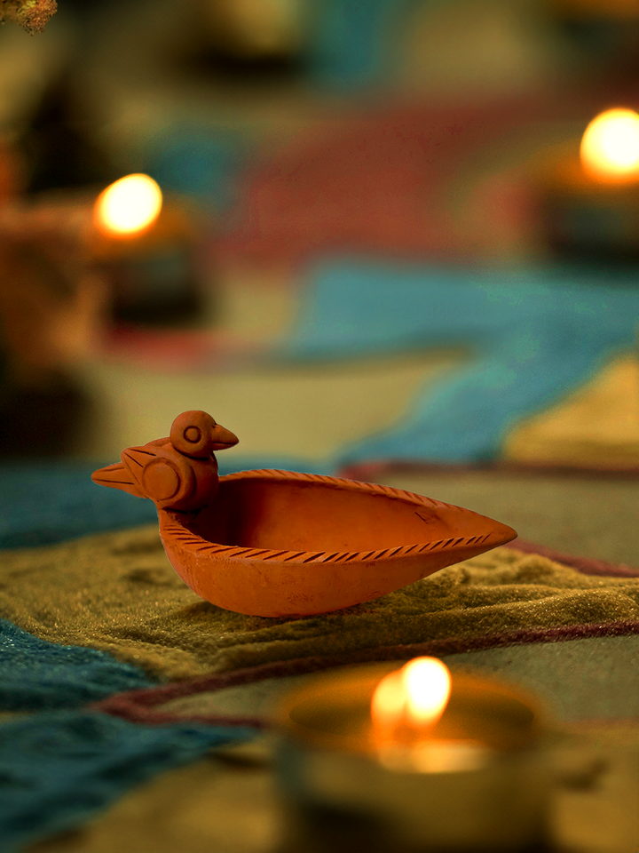 Dolon Kundu's Decorative Terracotta Diyas Thumbnail