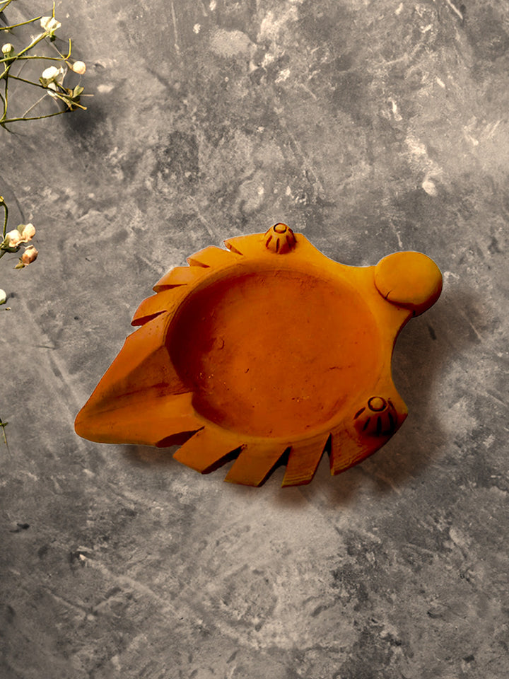 Dolon Kundu's Earthy Leaf Terracotta Diyas Thumbnail