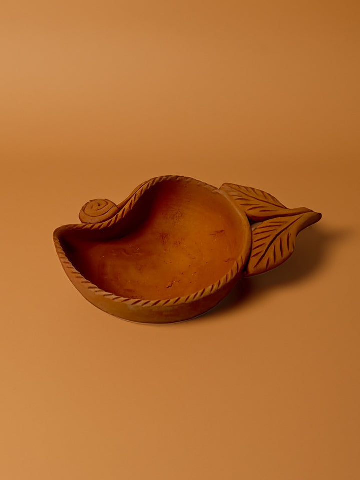 Dolon Kundu's Terracotta Mango Diya Thumbnail
