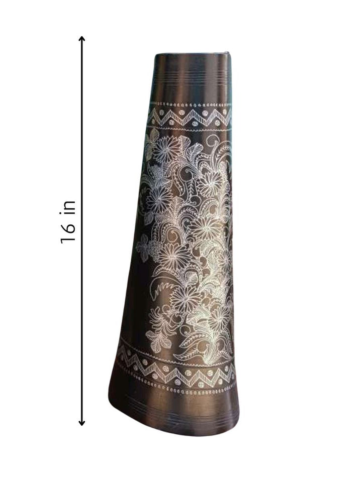 Flower vase in Black Pottery by Ramjatan Prajapati Thumbnail