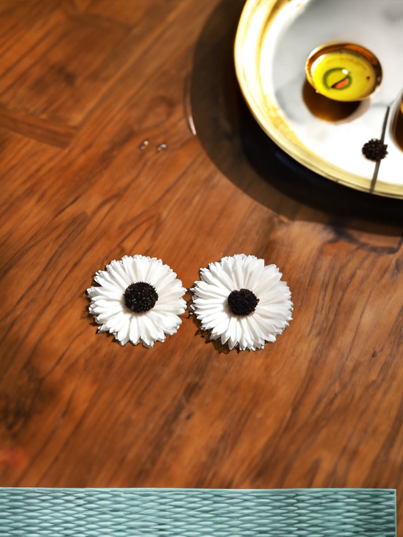 Graceful Blooms: Sculptures of Daisy in Sholapith by Arup Malakar for sale