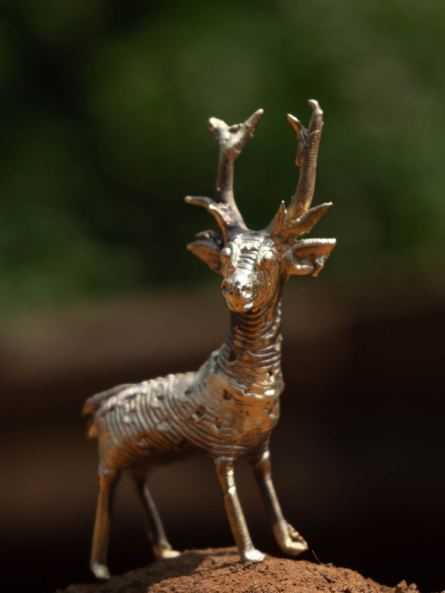 Deer sculpture in Dhokra by Kunal Rana