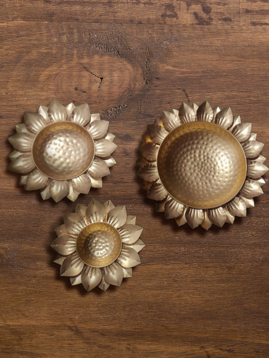 Lotus border bowls in Moradabad Metal Craft by Mohd. Amir for Sale