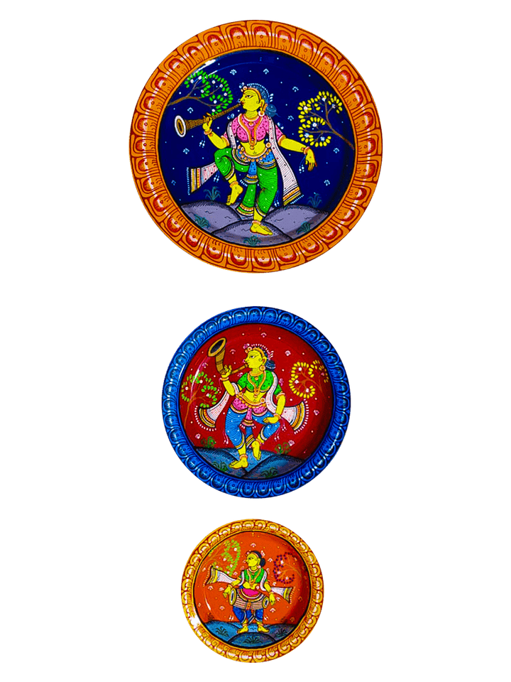 Lyrical Canvas Dancers and Instruments - Pattachitra Plate by Apindra Swain for Home Decor Thumbnail