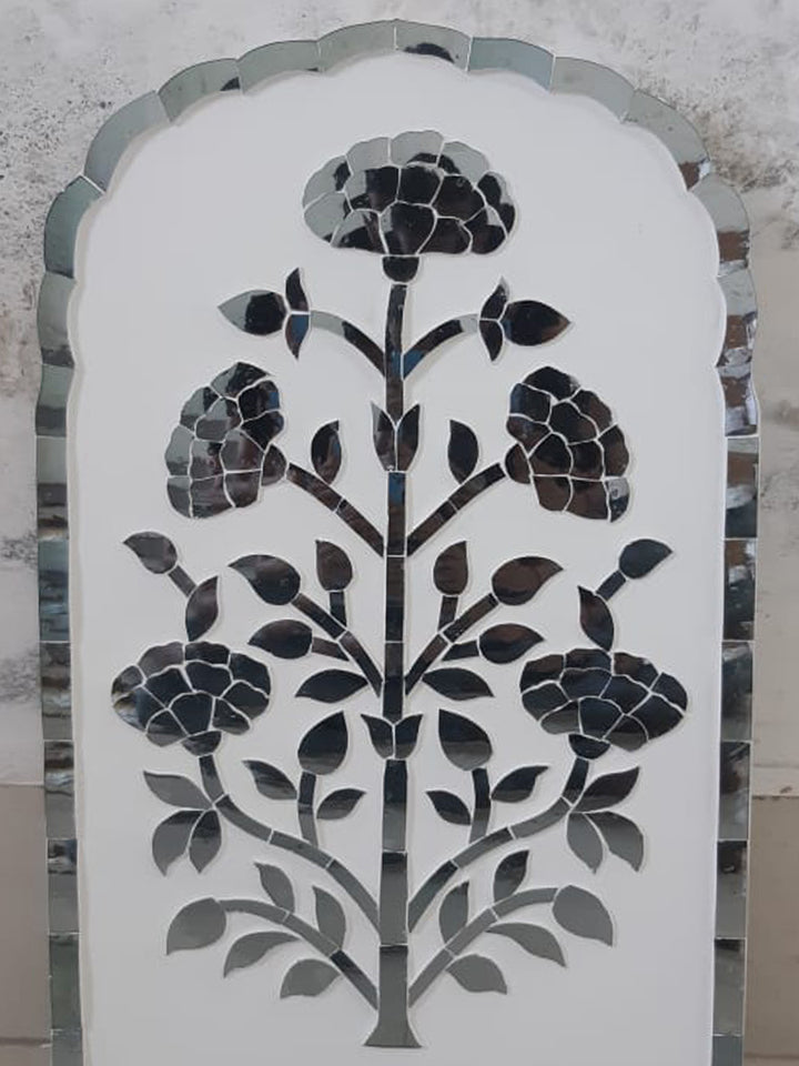 Radiant Blooms: A Thikri Glasswork of Marigold by Happy Kumawat Thumbnail