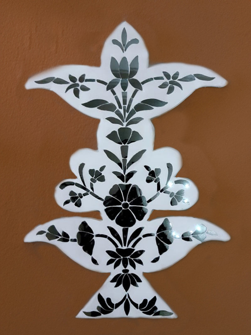 A Thikri Glasswork by Happy Kumawat