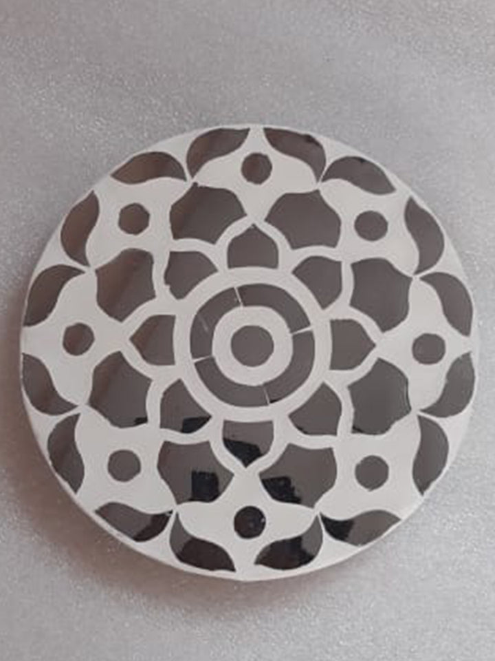 The Floral Portal: A Floral Thikri Glasswork by Happy Kumawat Thumbnail