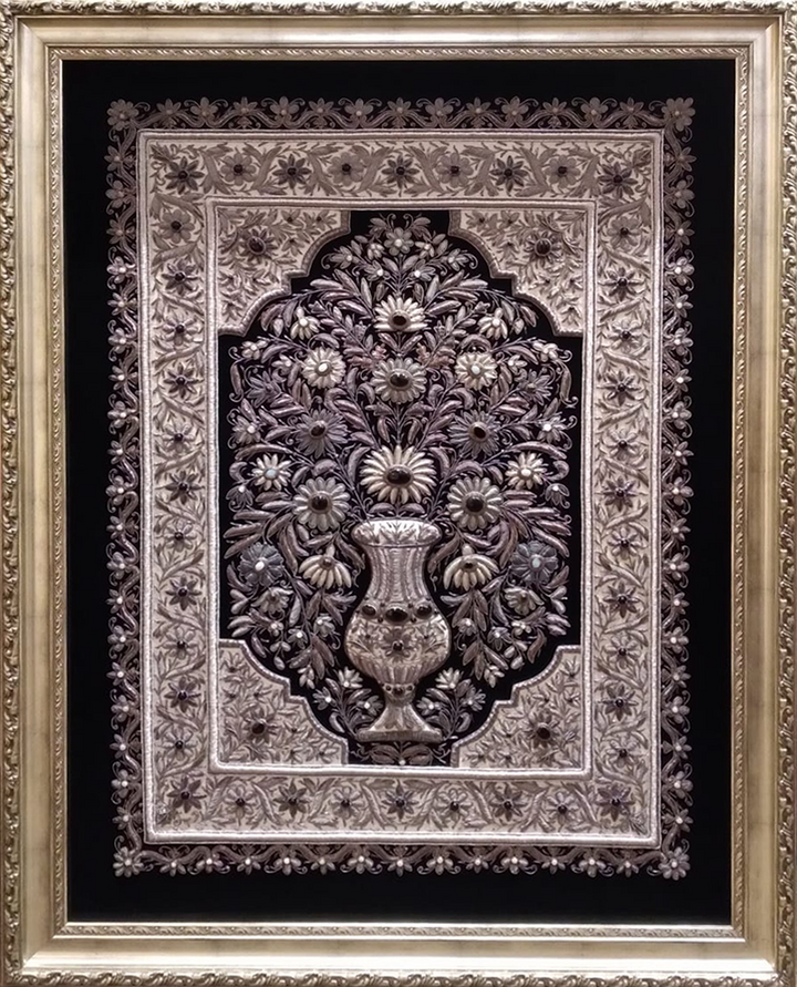 Vase in Zardozi artwork by Mohd. Bilal Thumbnail