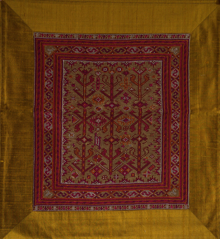 Red Carpet Design in Jat Garaasiya Embroidery Thumbnail