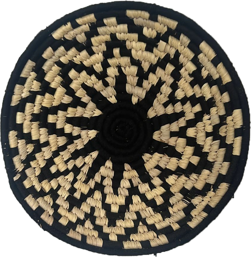 The Flower Plate in Sabari Grass work By Dipali Mura