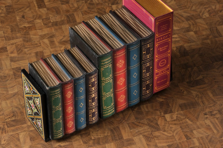 Bookends, handpainted in Ganjifa art style Thumbnail