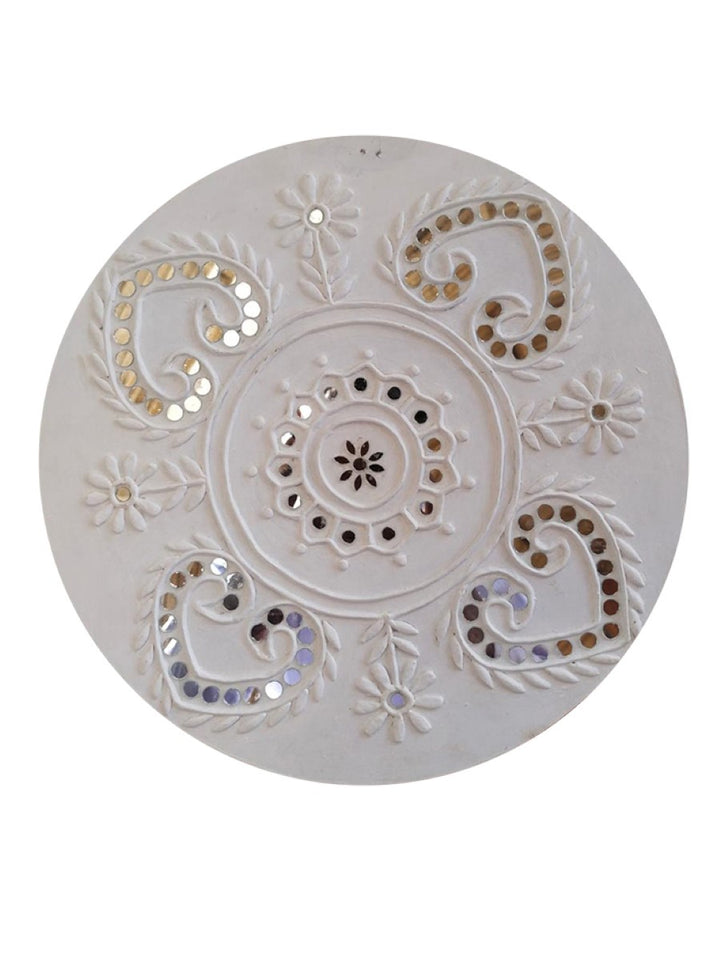 Elegancy of Blossoms: Lippan Kaam Artwork by Nalemitha For Home Decor, Gifting Thumbnail