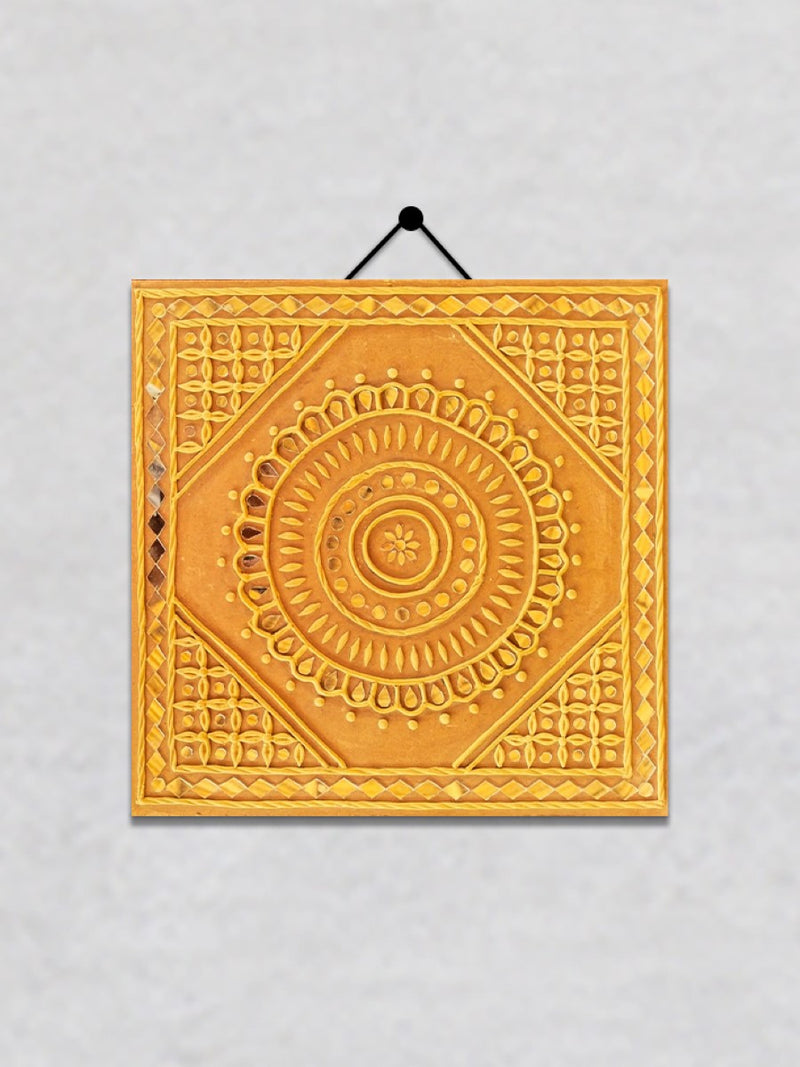 Mesmerising Splendour: Lippan Kaam Artwork by Nalemitha