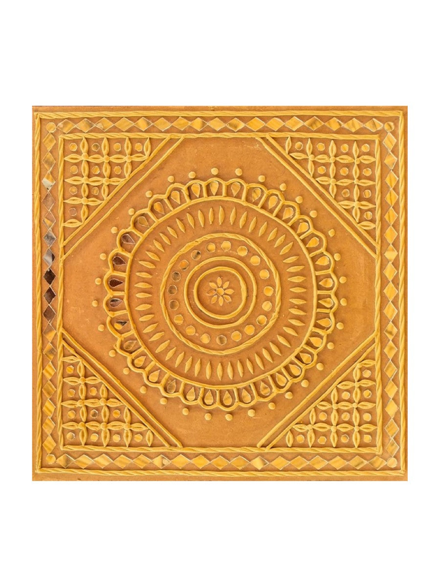 Mesmerising Splendour: Lippan Kaam Artwork by Nalemitha