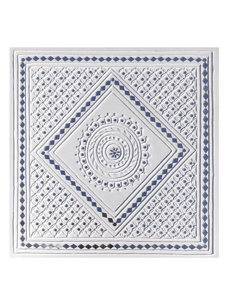 Lippan Kaam by Nalemitha Ji. Lippan art also known as "Mud and Mirror work" is a traditional mural art of Kutch, Gujarat, India.