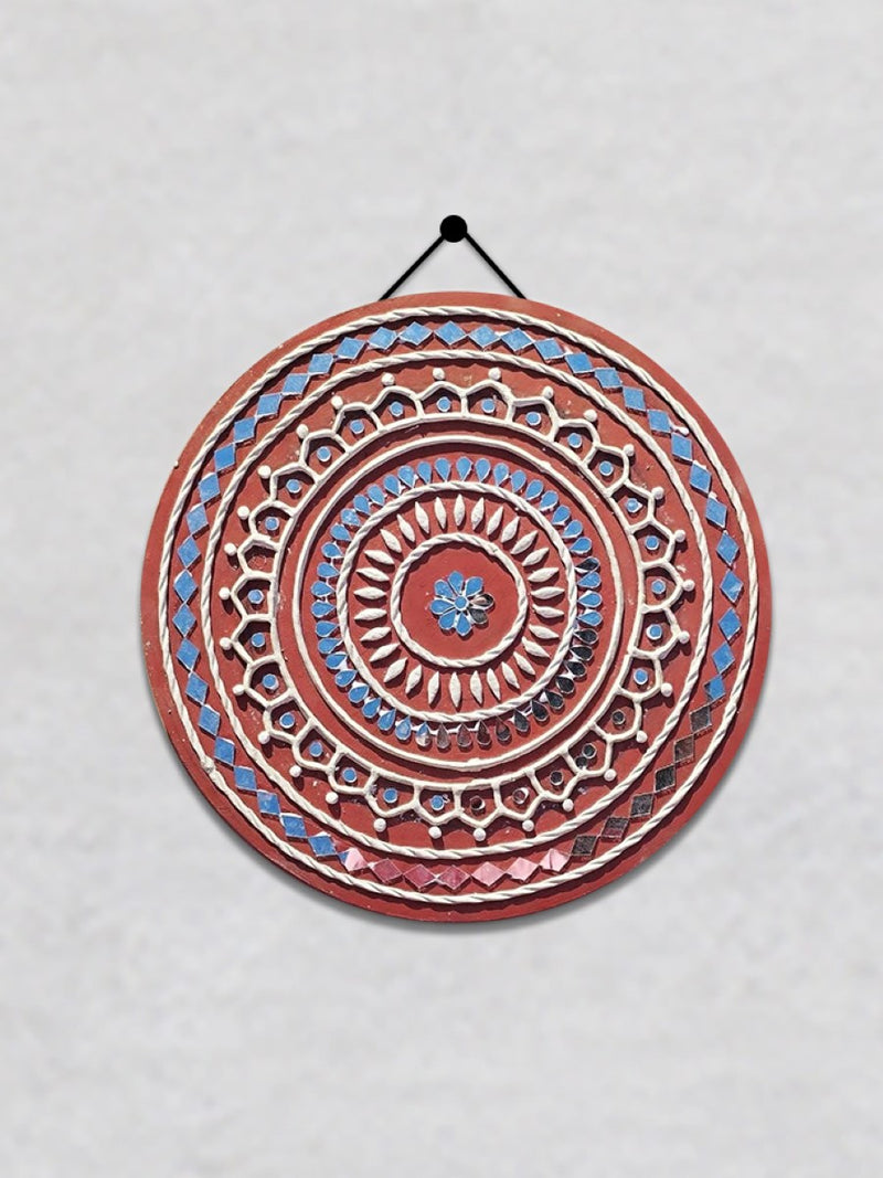 Serene Whorls of Wonder: Lippan Kaam Artwork by Nalemitha