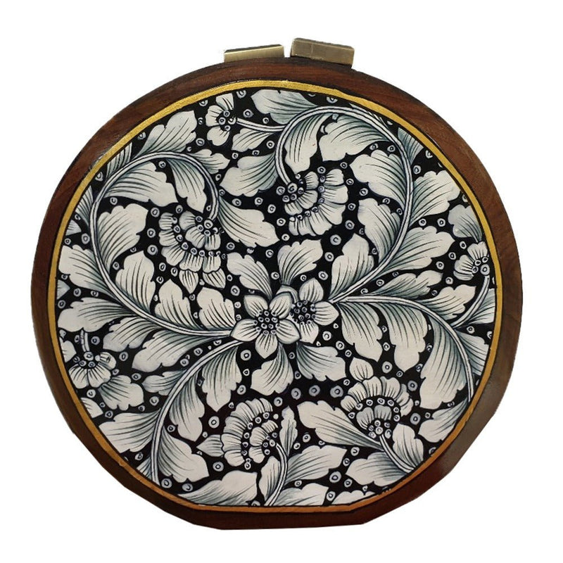 WHITE LEAVES-