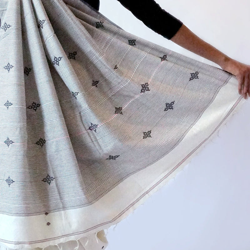 FLOWER BUTI - Cream Handwoven Cotton Saree-Jiyo - Sarees